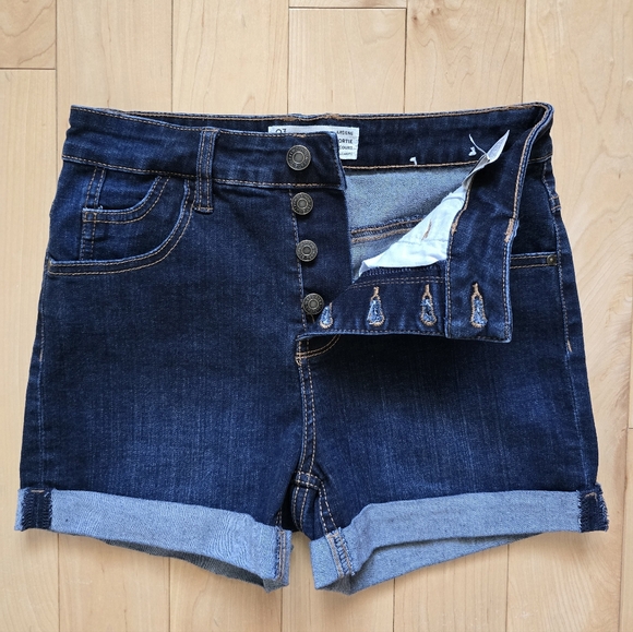 ARDENE Eightytwo Denim Hi-Rise Dark Wash Exposed Button Jean Shorts - Picture 7 of 14